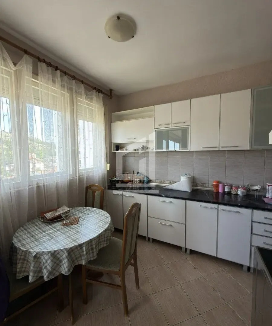 Prodaja, dvosoban stan, 83m², Momišići, Podgorica