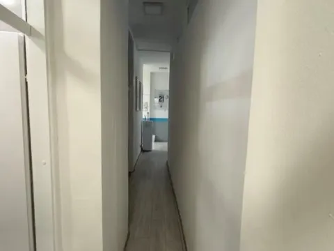 Izdavanje, poslovni prostor, 136m², Banovo Brdo, Beograd - image 19