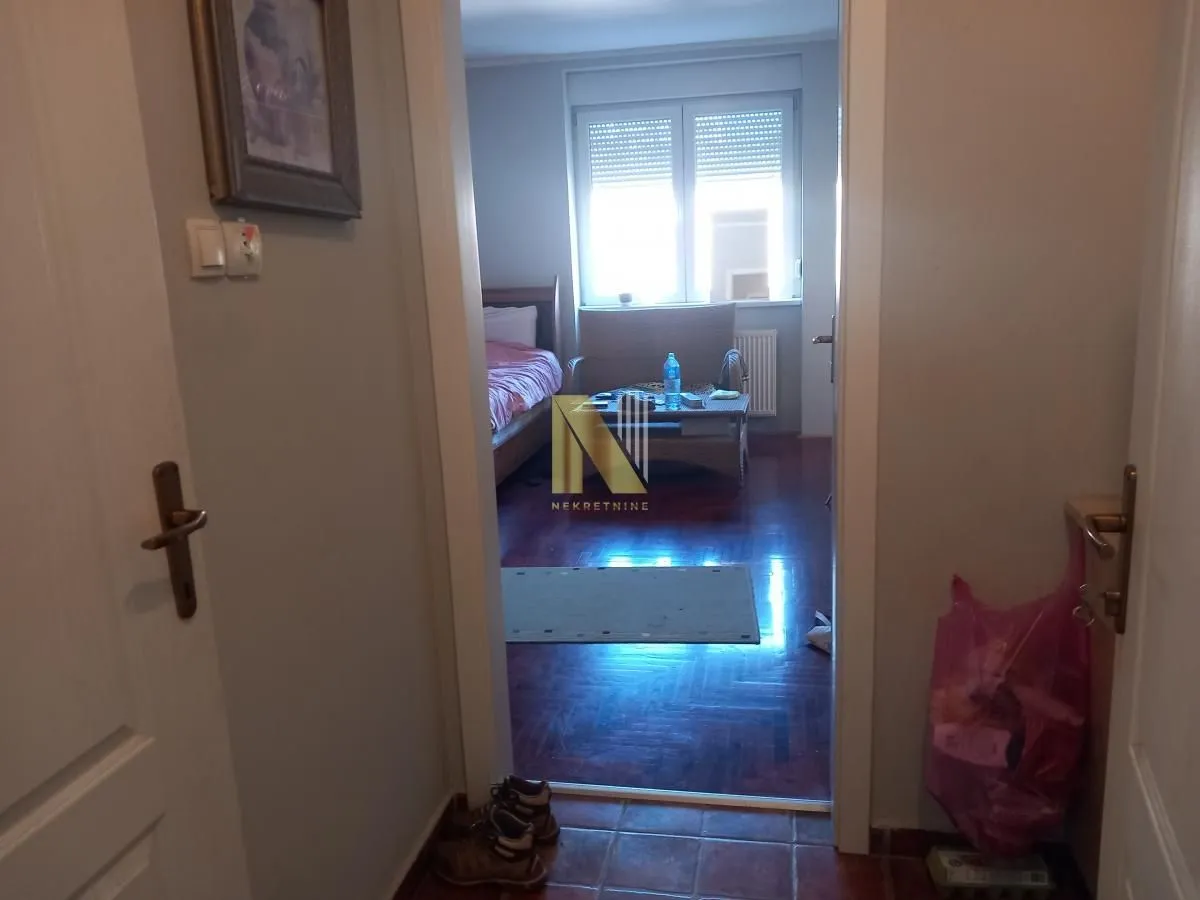 Prodaja, četvorosoban stan, 135m², Grbavica, Novi Sad Sve Podlokacije