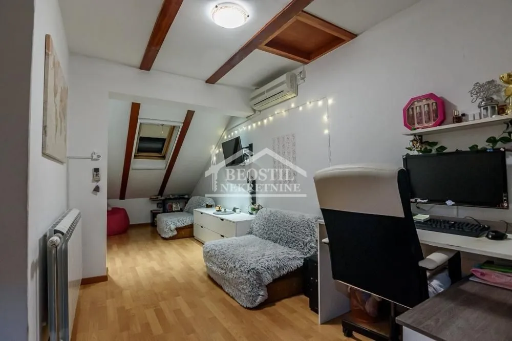 Prodaja, četvorosoban stan, 104m², Stari Grad, Beograd