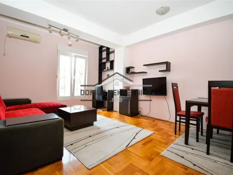 Izdavanje, jednosoban stan, 42m², Blok 6, Podgorica - image 2