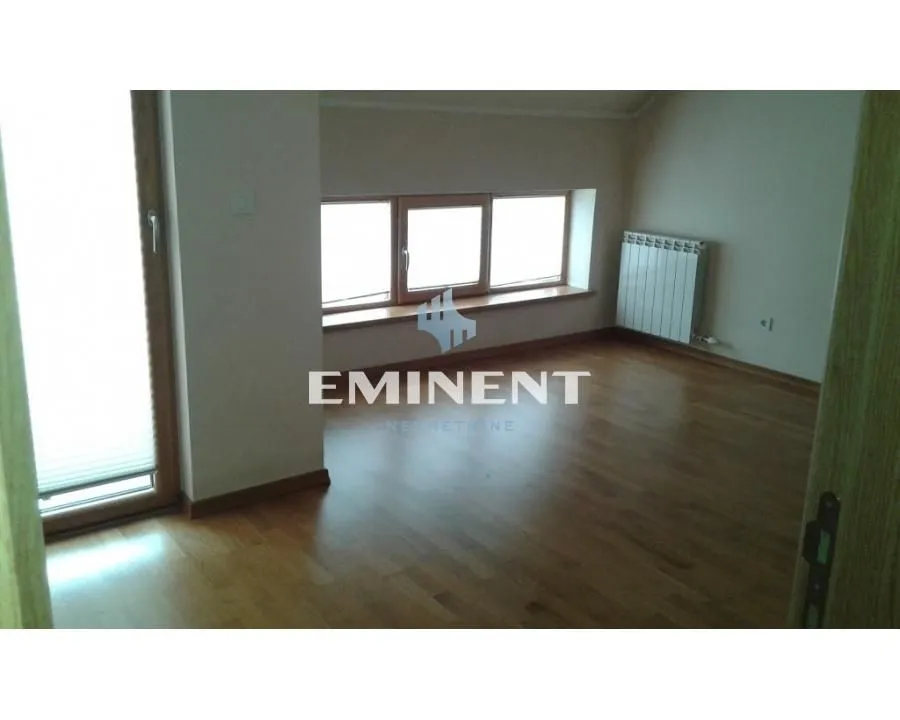 Izdavanje, četvorosoban stan, 115m², Lisičji Potok, Beograd