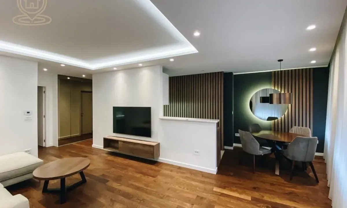 Izdavanje, trosoban stan, 68m², Vračar Sve Podlokacije, Beograd