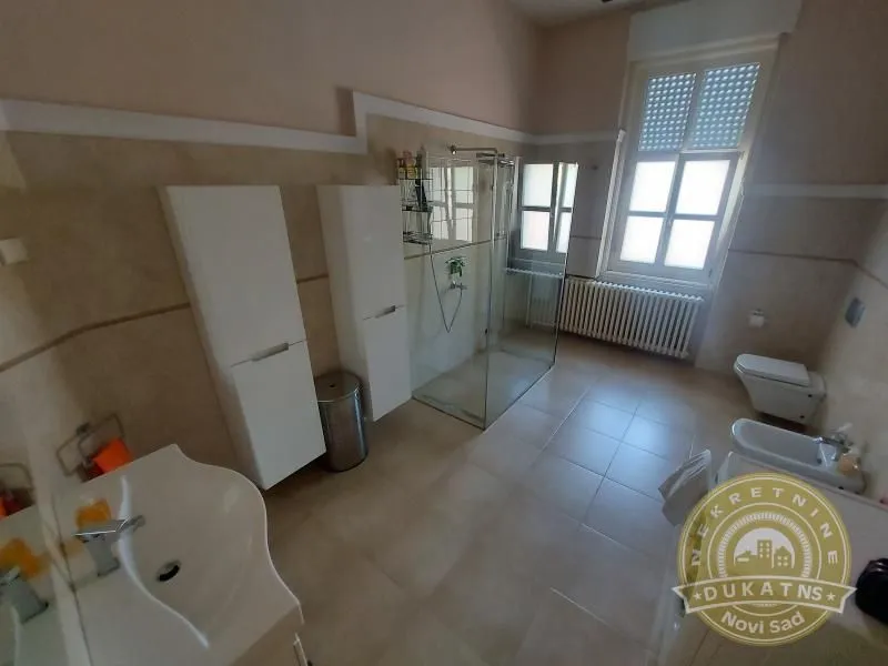 Prodaja, kuća, 187m², Sremska Kamenica, Petrovaradin