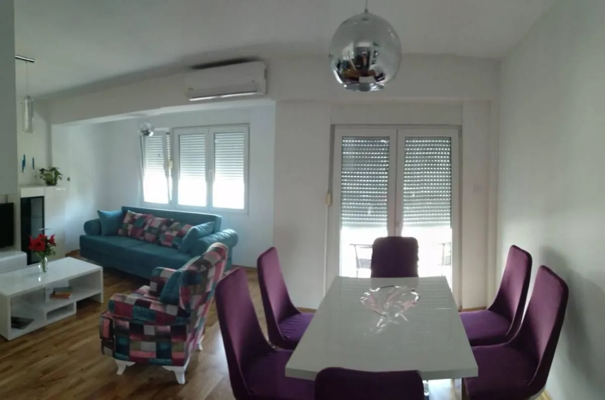 Rent, two bedroom apartment, 70m², Centar, Tivat
