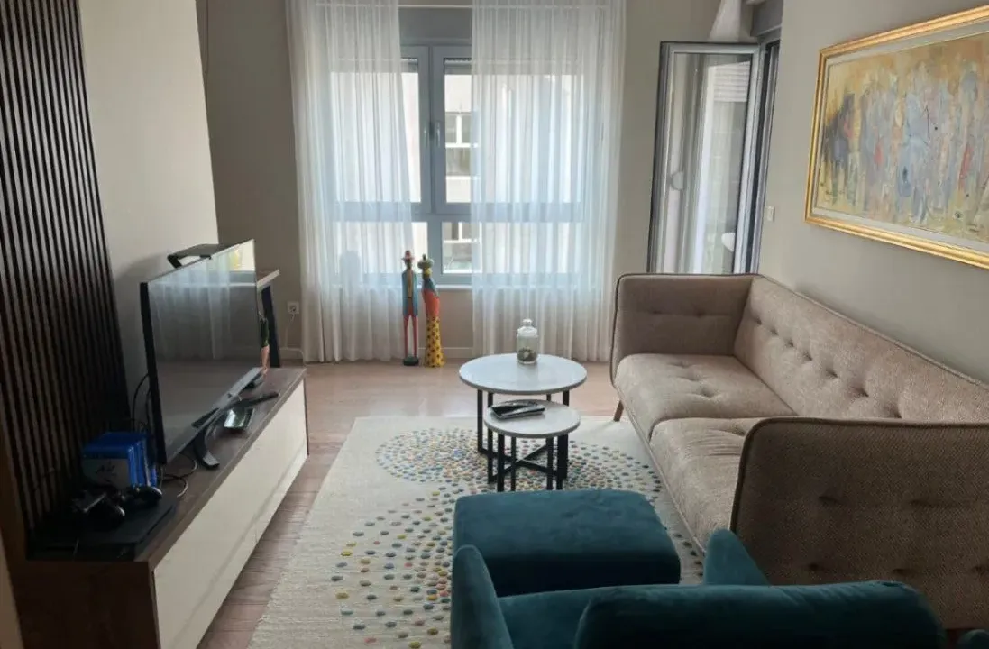 Izdavanje, dvosoban stan, 53m², Pod Kuk, Tivat