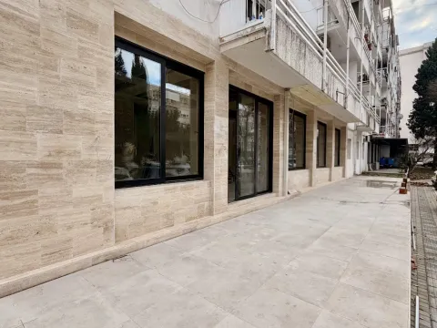 Izdavanje, poslovni prostor, 140m², Centar, Bar - image 3
