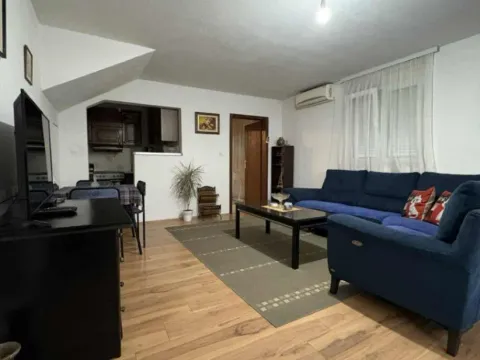 Izdavanje, jednosoban stan, 45m², Zagorič, Podgorica