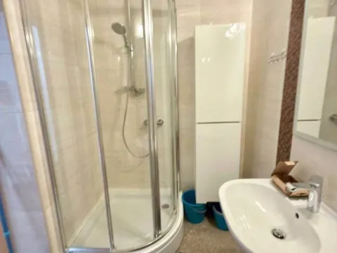 Sale, one bedroom apartment, 52m², Bečići, Budva - image 10