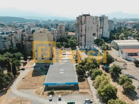 Izdavanje,  poslovni prostor, 972m2, Blok 5, Podgorica