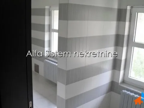 Izdavanje, poslovni prostor, 550m², Banovo Brdo, Beograd - image 17