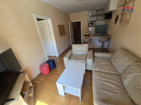 Izdavanje, jednosoban stan, 39m², Grbavica, Novi Sad Sve Podlokacije - image 2