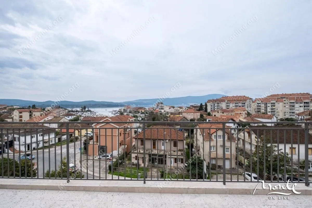 Prodaja, trosoban stan, 236m², Tivat, Crna Gora
