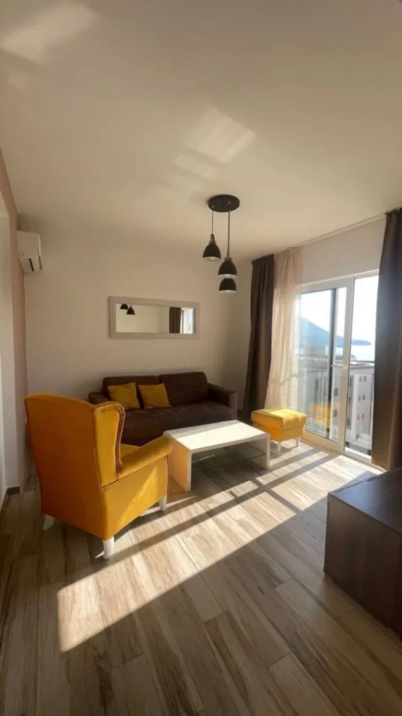 Rent, one bedroom apartment, 55m², Bečići, Budva