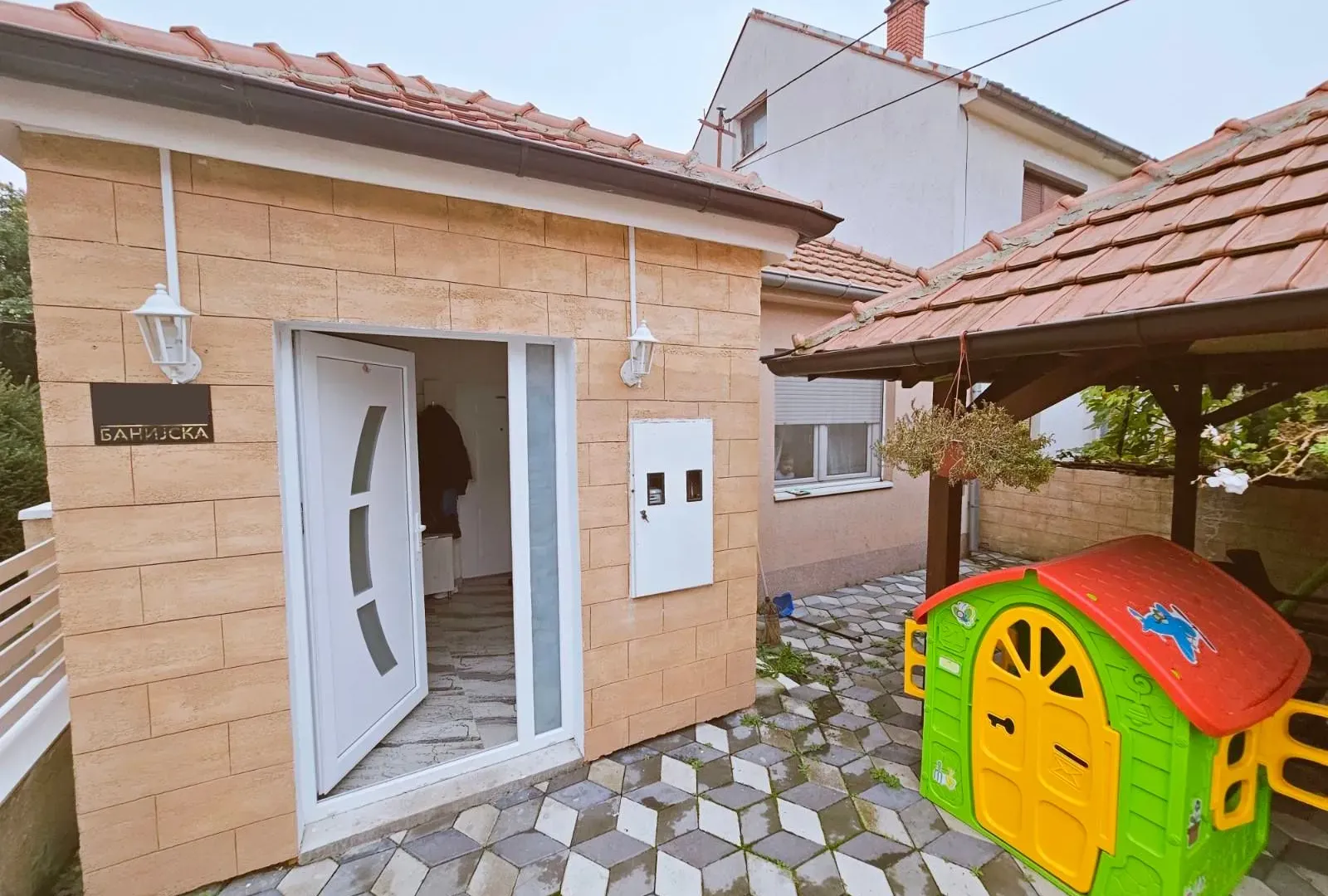 Sale, house, 61m², Zemun Sve Podlokacije, Beograd