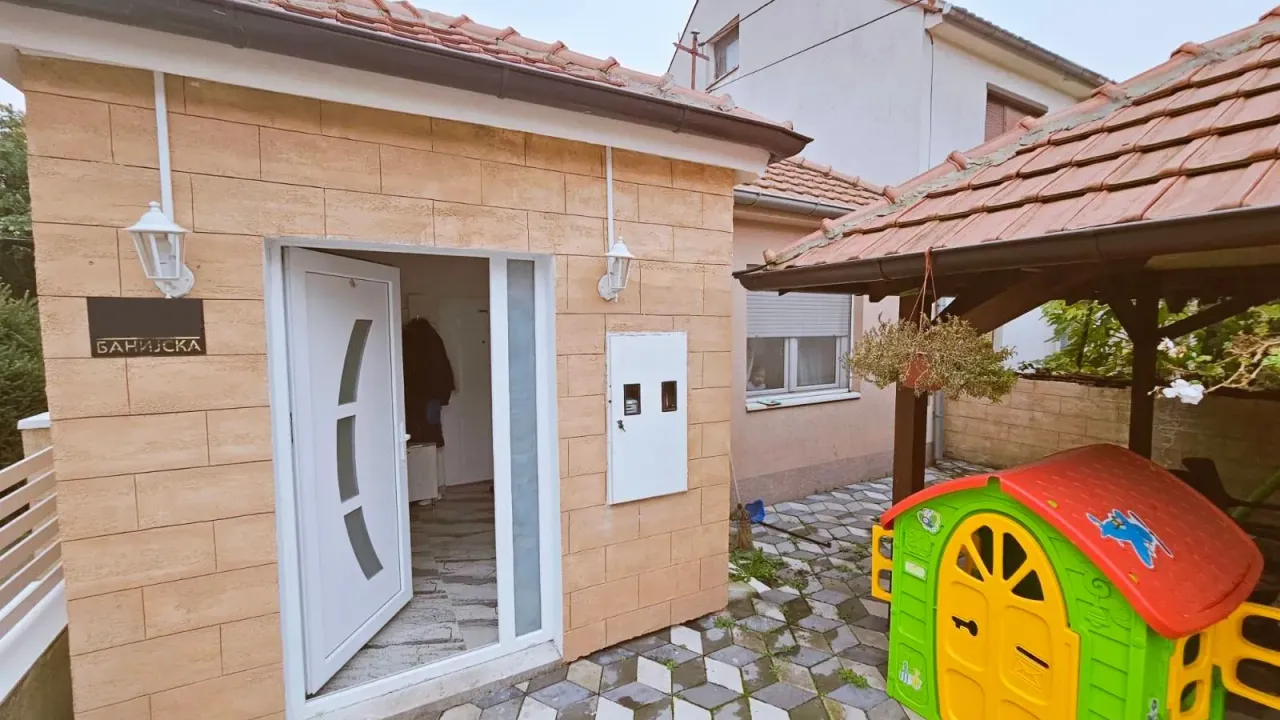 Sale, house, 61m², Zemun Sve Podlokacije, Beograd