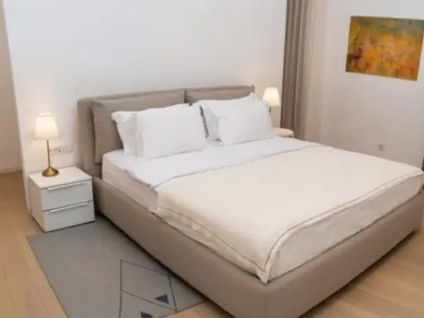 Izdavanje, dvosoban stan, 150m², Budva, Crna Gora - image 13