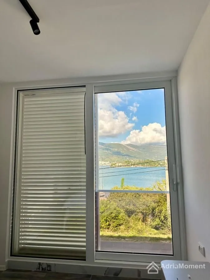 Prodaja, dvosoban stan, 85m², Đuraševići, Tivat
