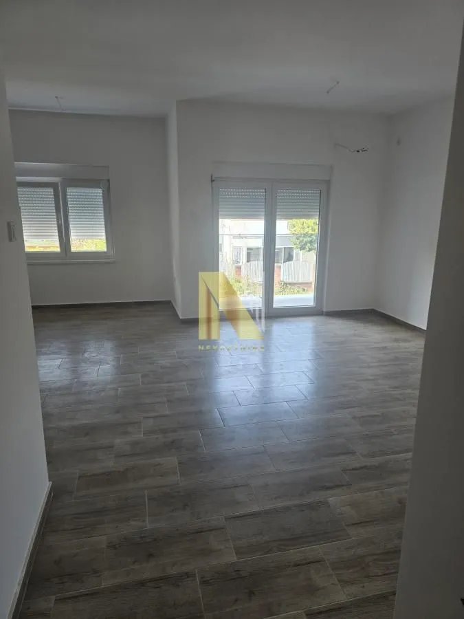 Prodaja, trosoban stan, 70m², Vidovdansko naselje, Novi Sad Sve Podlokacije