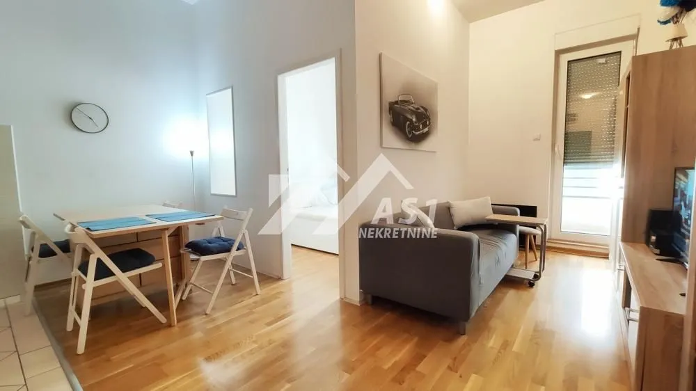 Rent, two bedroom apartment, 37m², Bulevar Oslobodjenja, Novi Sad Sve Podlokacije