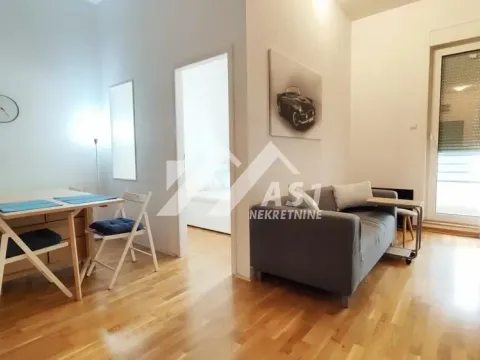 Stan in Bulevar Oslobodjenja