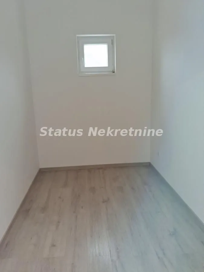 Izdavanje, trosoban stan, 66m², Sremska Kamenica, Petrovaradin