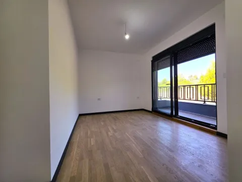 Rent, three bedroom apartment, 84m², Gorica C, Podgorica - image 11