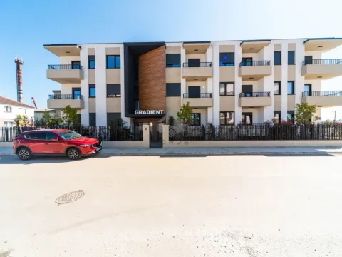 Izdavanje, dvosoban stan, 65m², Zabjelo, Podgorica - image 1