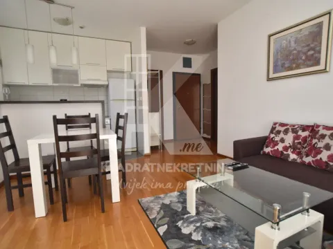 Rent, two bedroom apartment, 75m², City Kvart, Podgorica - image 3