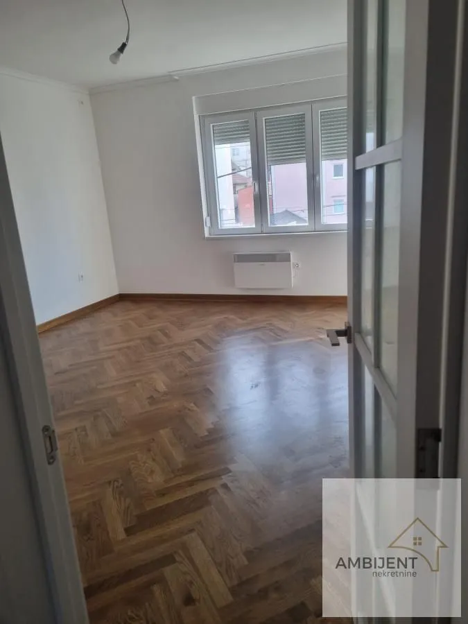Sale, three bedroom apartment, 78m², Južni Bulevar, Vračar Sve Podlokacije