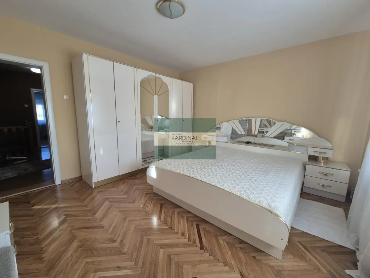 Prodaja, kuća, 379m², Trnava, Jagodina