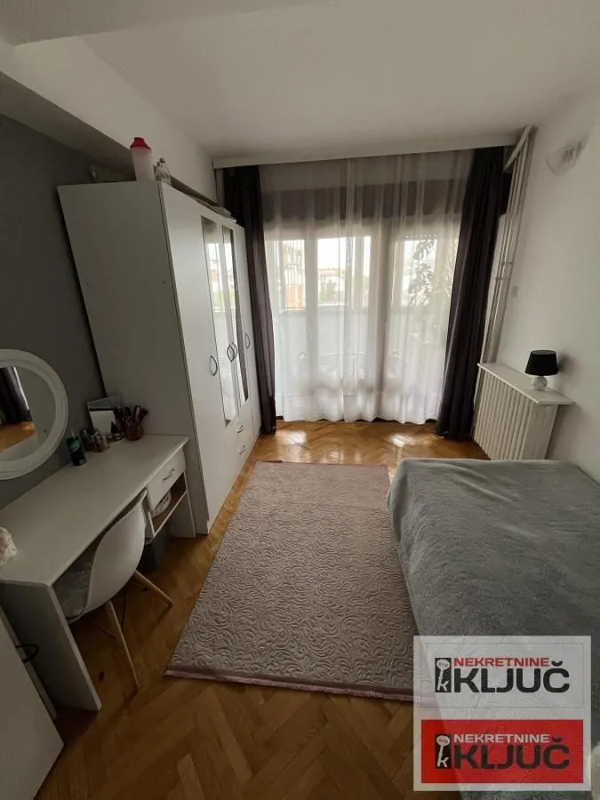 Prodaja, četvorosoban stan, 91m², Centar, Novi Sad