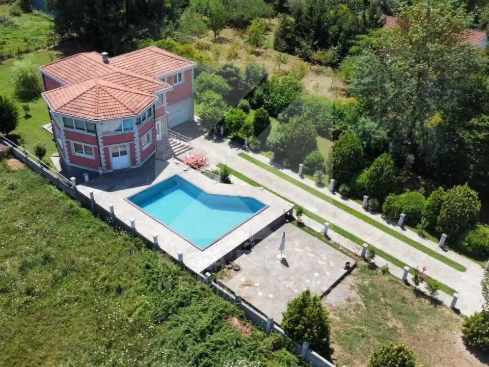 Sale, house, 350m², Kosić, Danilovgrad
