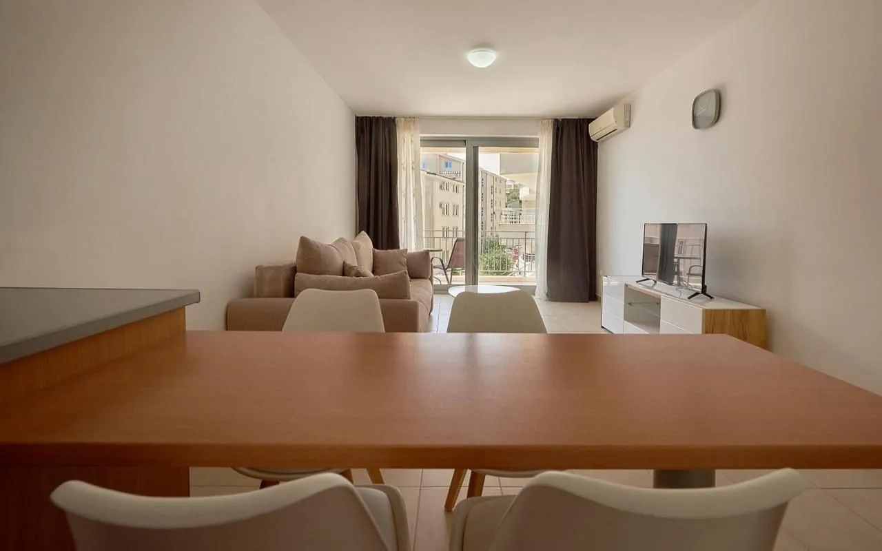 Sale, one bedroom apartment, 68m², Petrovac, Budva