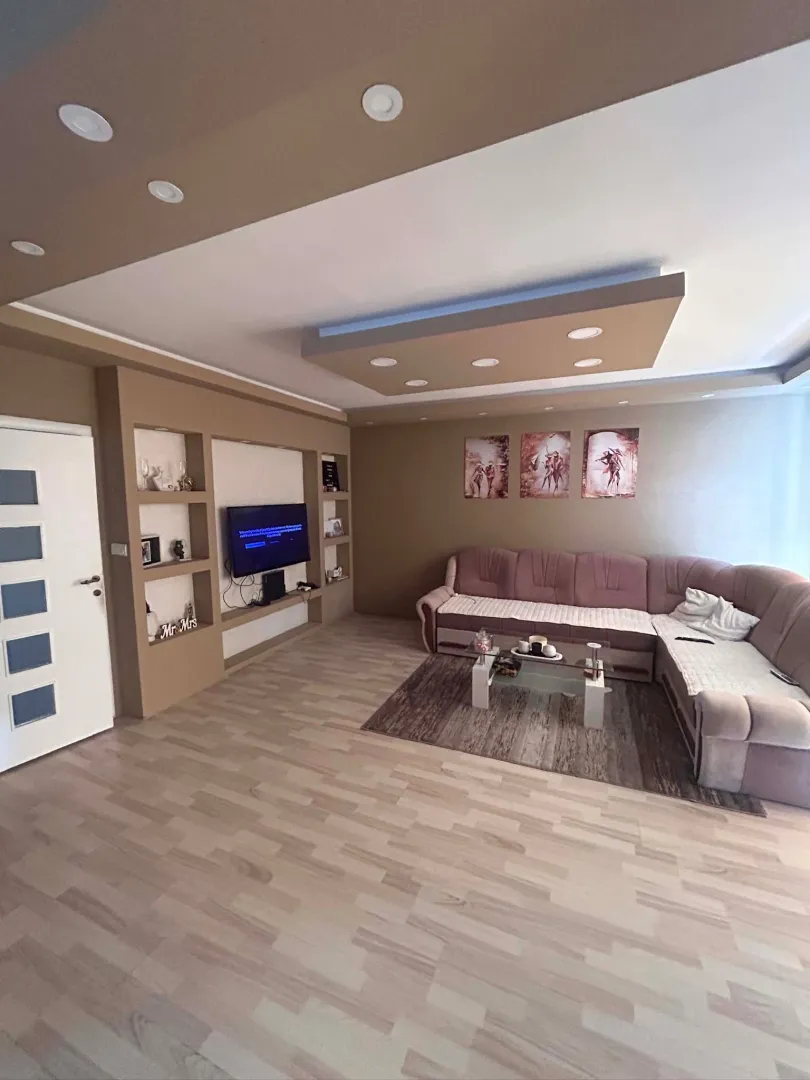 Sale, house, 220m², Donji Kokoti, Podgorica