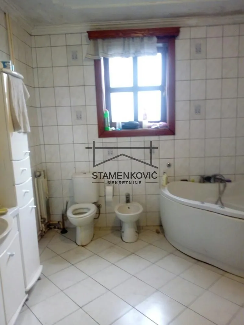 Prodaja, kuća, 300m², Veternik, Novi Sad Sve Podlokacije