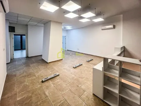 Rent, office space, 294m², Blok 5, Podgorica - image 17