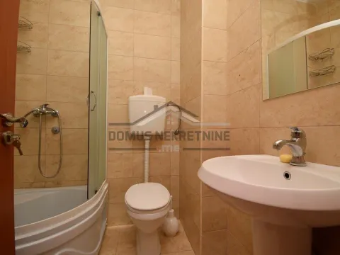 Izdavanje, jednosoban stan, 47m², Tuški Put, Podgorica - image 9