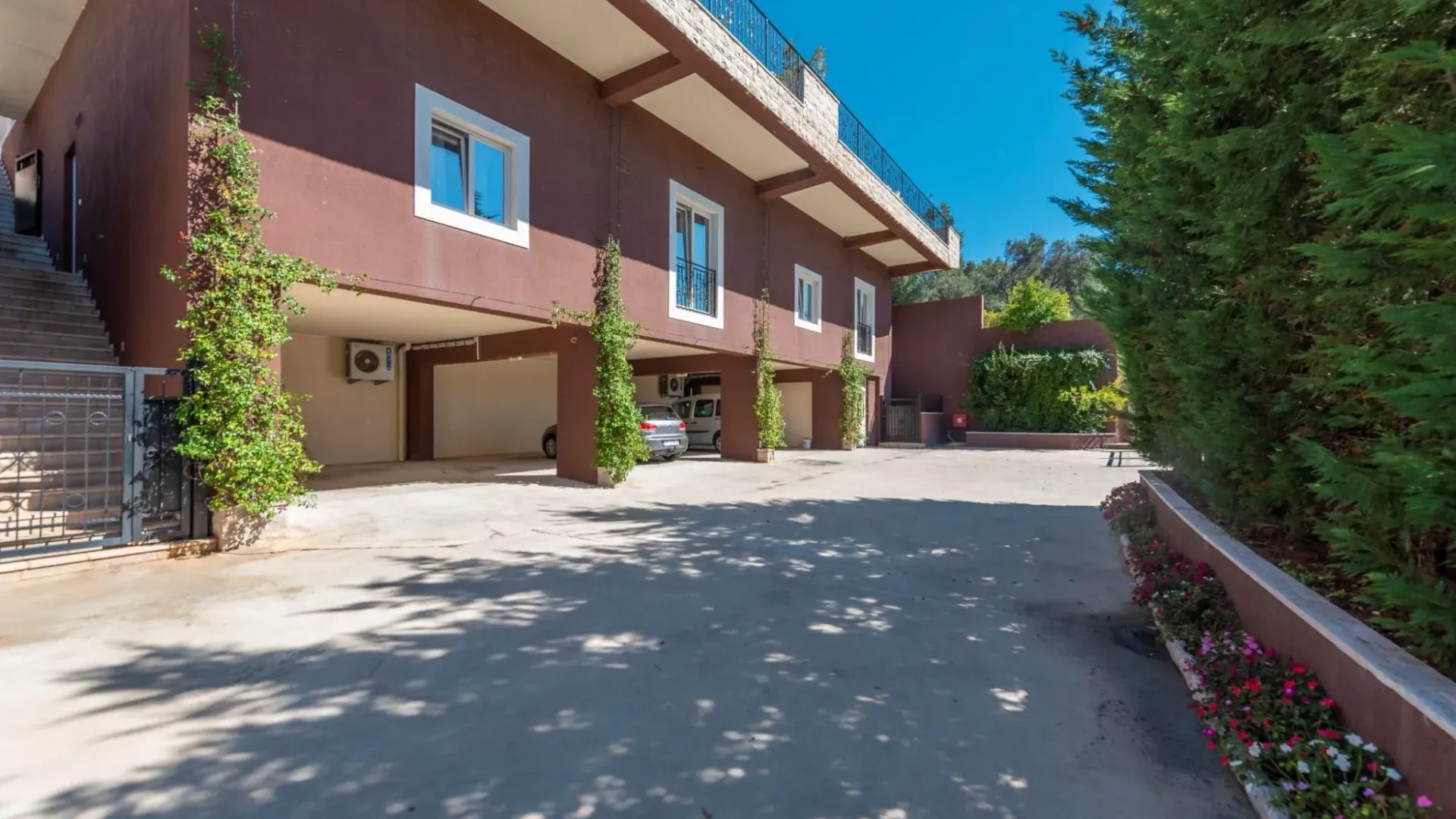 Sale, house, 150m², Reževići, Budva