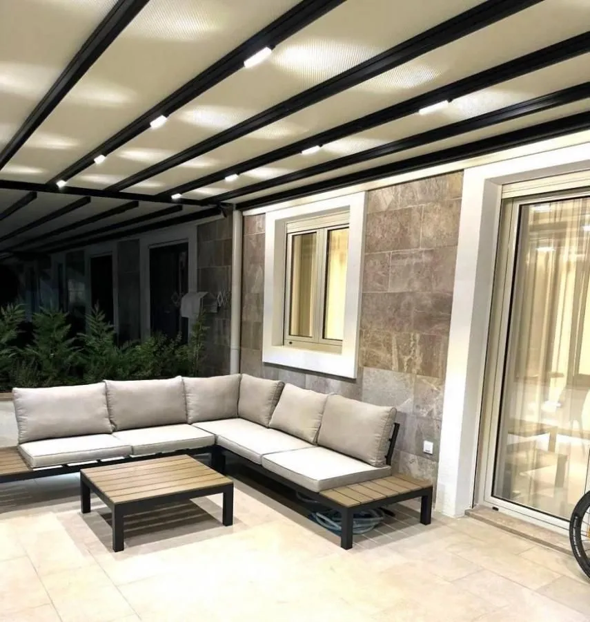 Prodaja, trosoban stan, 92m², Tivat, Crna Gora