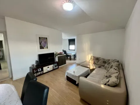 Izdavanje, trosoban stan, 78m2, Nova Dalmatinska, Podgorica Izdavanje, trosoban stan, 78m2, Nova Dalmatinska, Podgorica