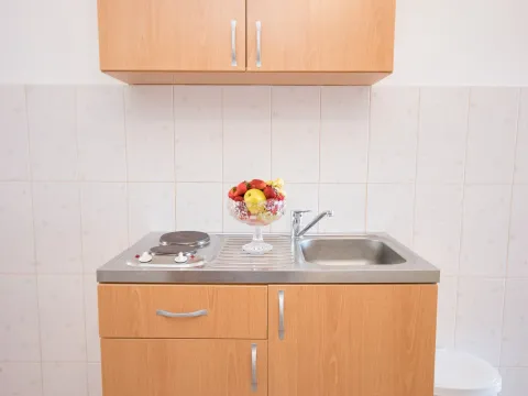 Daily-rent, studio apartment, 13m², Centar, Bar - image 6
