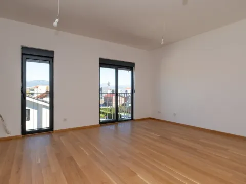 Izdavanje, trosoban stan, 113m², Zabjelo, Podgorica - image 1