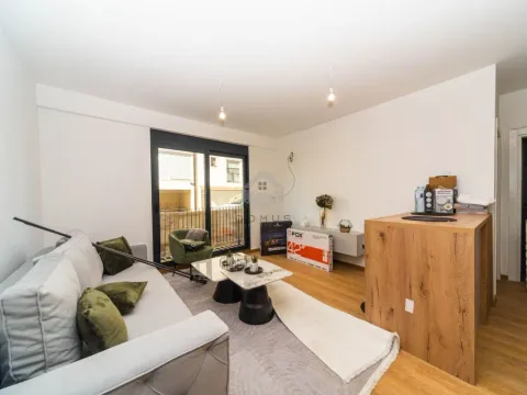 Izdavanje, jednosoban stan, 40m², Bar, Crna Gora