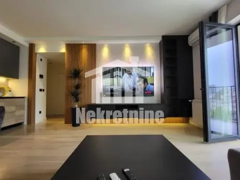 Izdavanje, trosoban stan, 88m², Savski Venac, Beograd - image 2