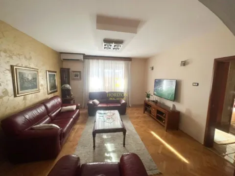 Rent, house, 120m², Stari Aerodrom, Podgorica