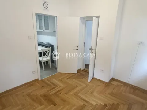 Izdavanje, četvorosoban stan, 100m², Stari Grad, Beograd - image 8