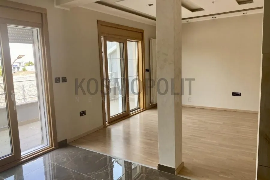 Prodaja, četvorosoban stan, 145m², Centar, Pančevo