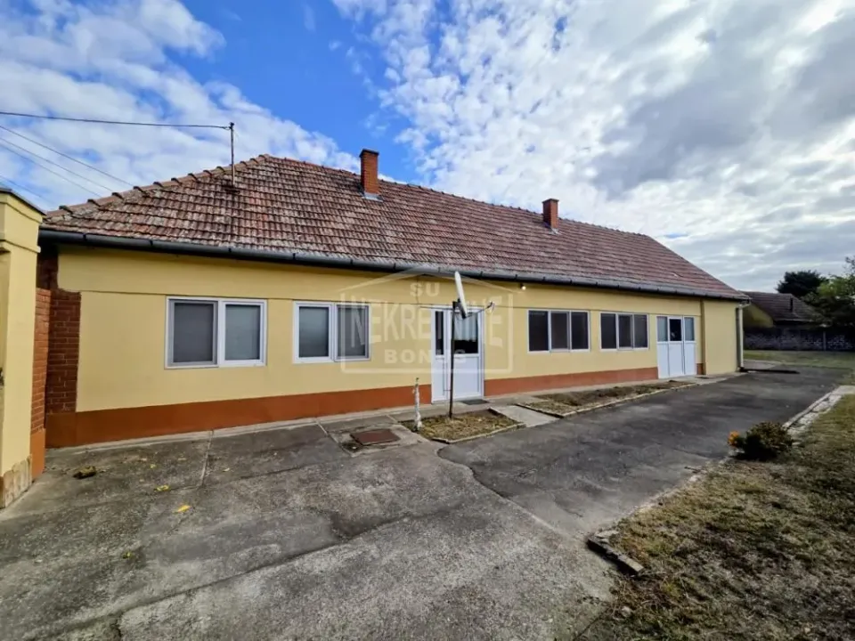 Prodaja, kuća, 140m², Dudova Šuma, Subotica