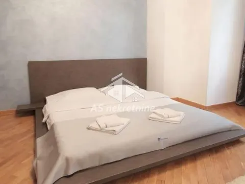 Izdavanje, trosoban stan, 89m², Stari Grad, Beograd - image 14